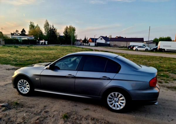 BMW Seria 3 cena 21900 przebieg: 261000, rok produkcji 2009 z Gniewkowo małe 137